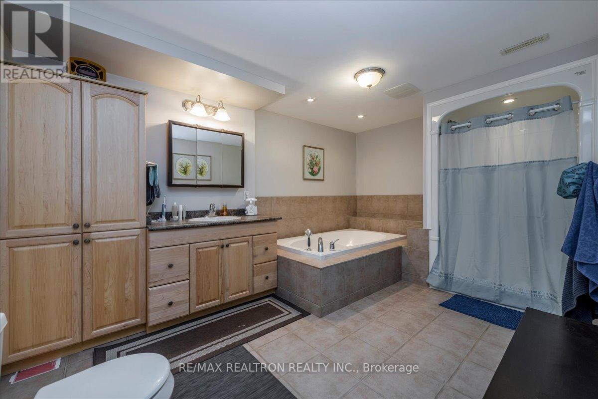 34 O'shaughnessy Crescent, Barrie, Ontario  L4N 7L8 - Photo 21 - S13249310