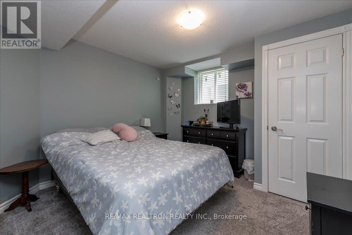 34 O'shaughnessy Crescent, Barrie, Ontario  L4N 7L8 - Photo 22 - S13249310