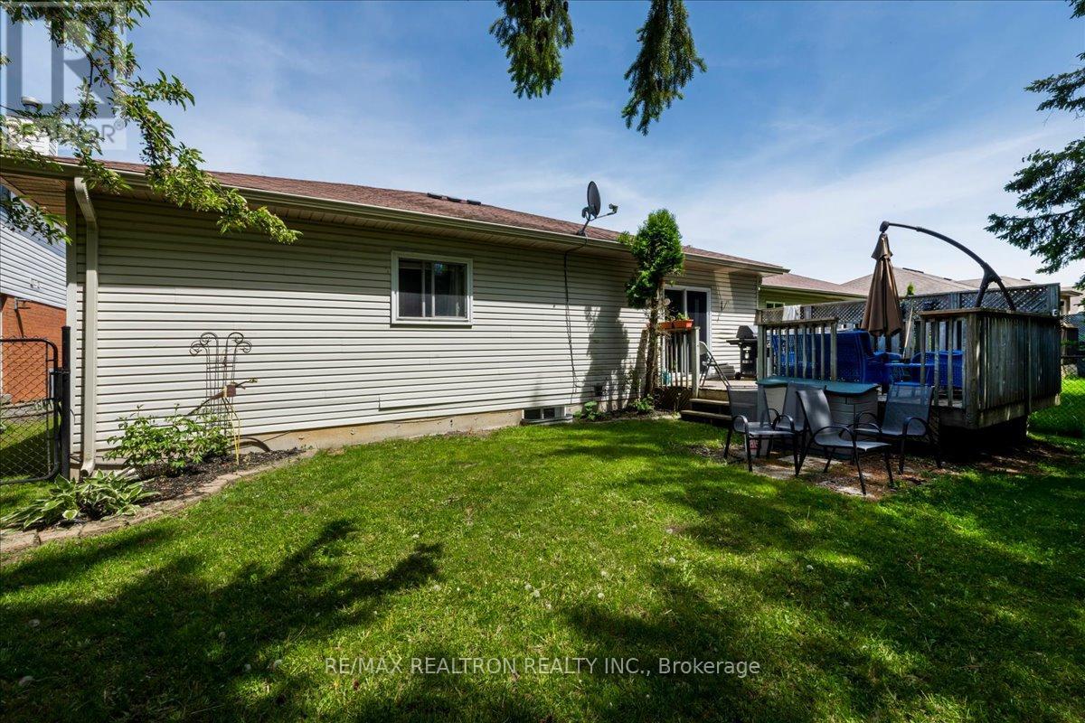 34 O'shaughnessy Crescent, Barrie, Ontario  L4N 7L8 - Photo 26 - S13249310
