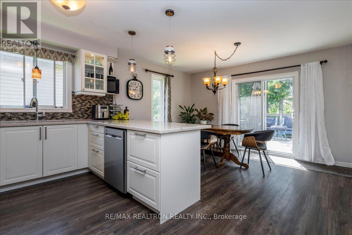 34 O'shaughnessy Crescent, Barrie, Ontario  L4N 7L8 - Photo 8 - S13249310