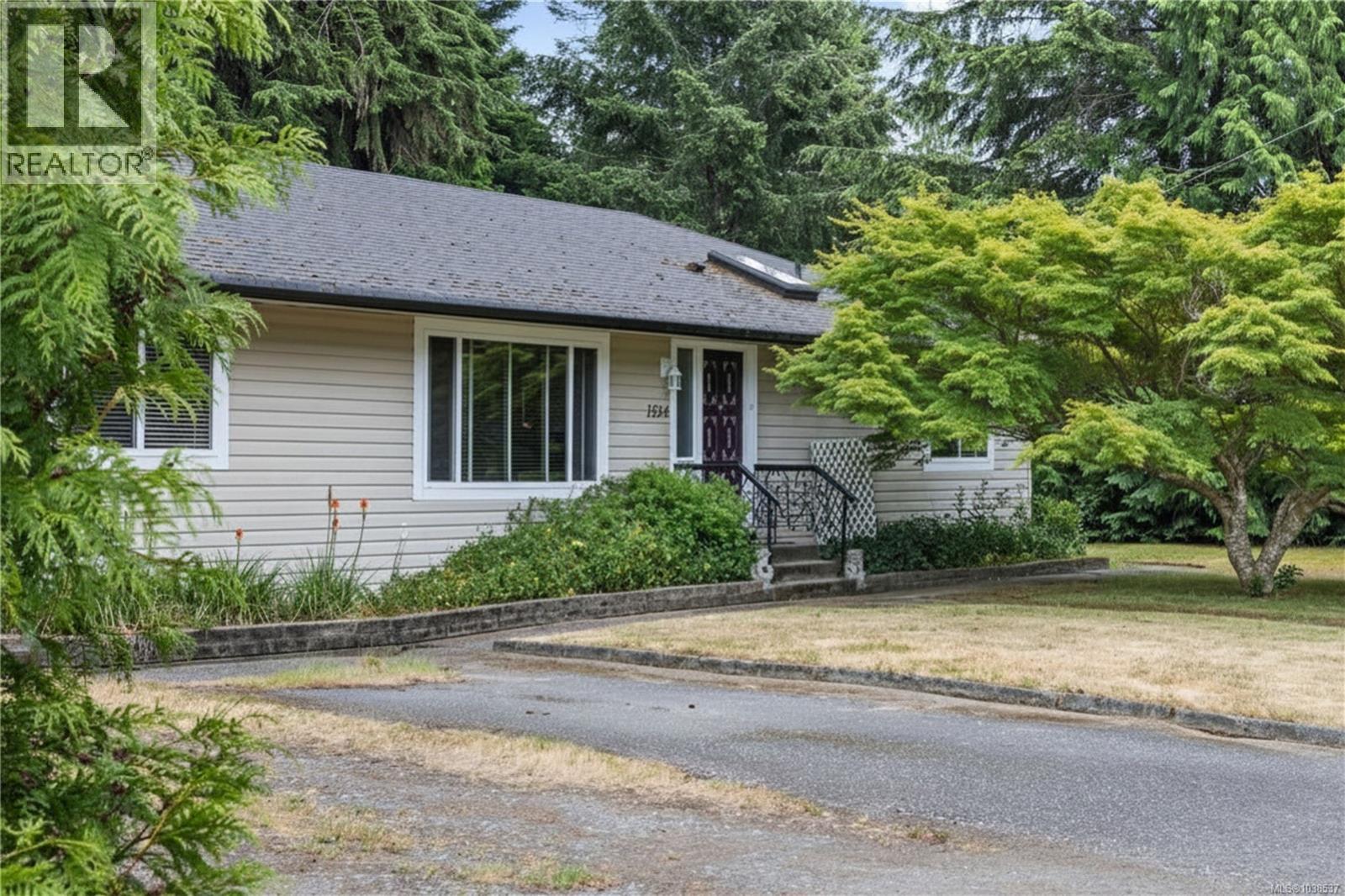 1524 Pacific Cres