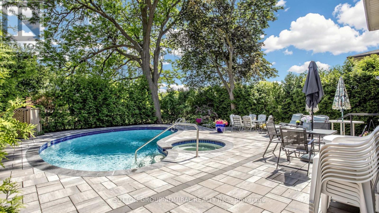 7 GRANADA COURT, Markham, Ontario