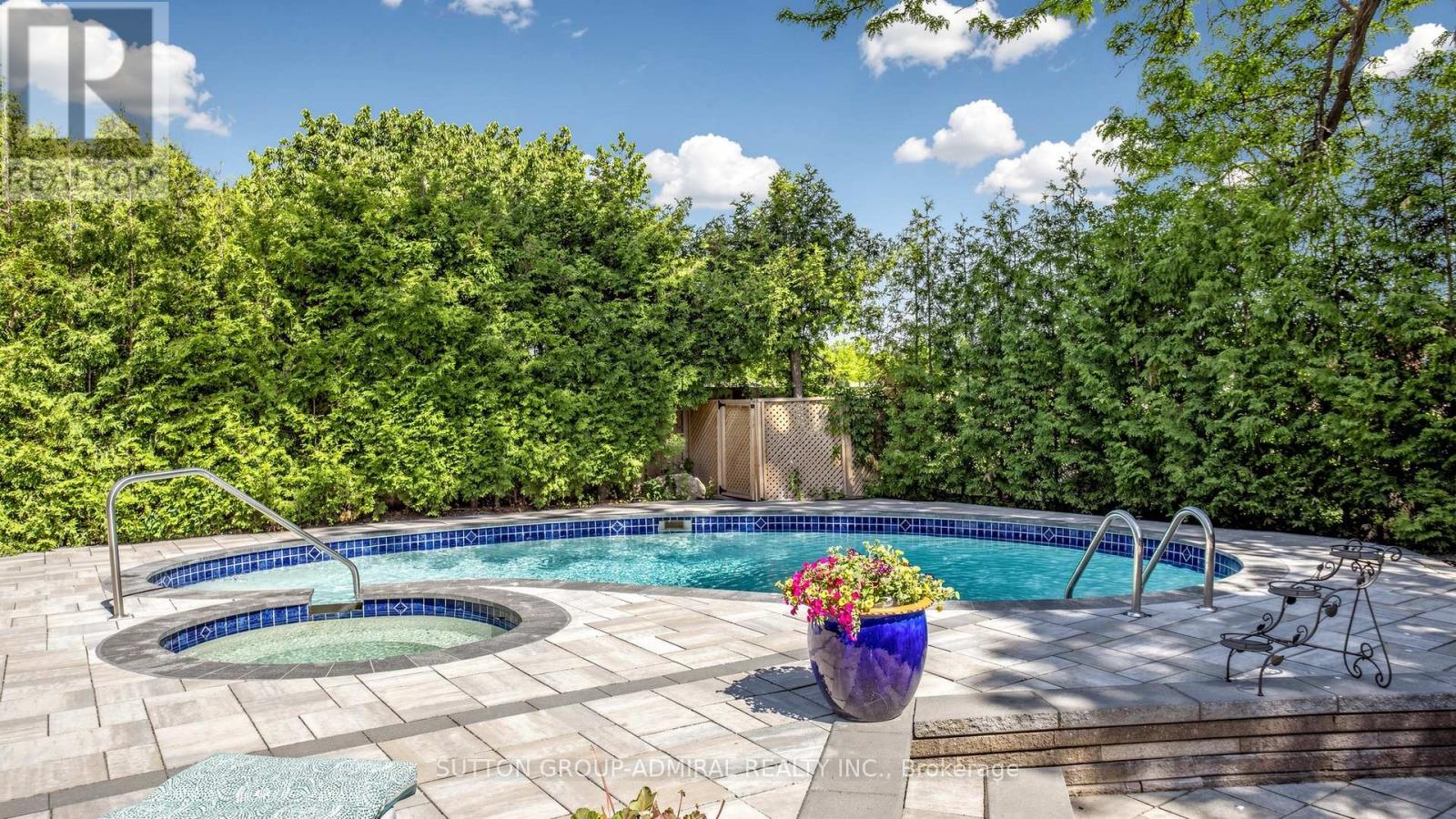 7 Granada Court, Markham, Ontario  L3T 4V3 - Photo 4 - N13238966