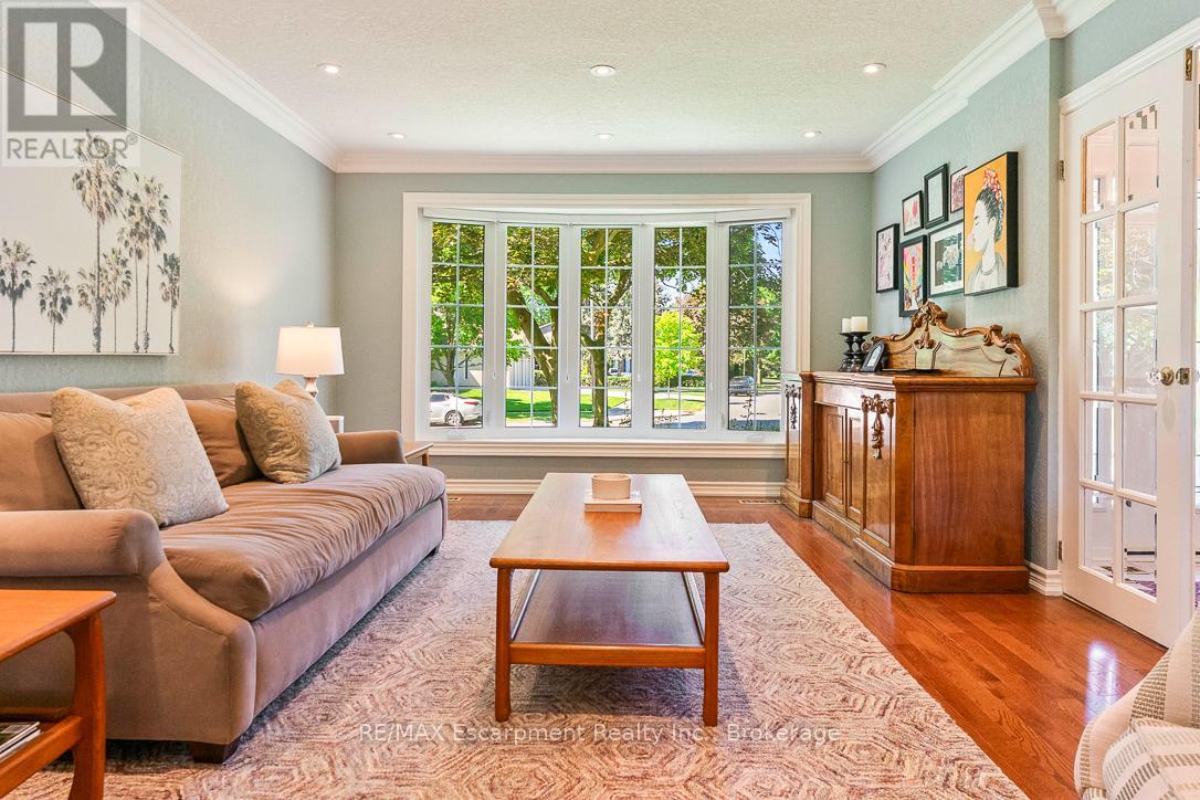 255 Spring Garden Road, Oakville, Ontario  L6L 5H5 - Photo 5 - W13249734