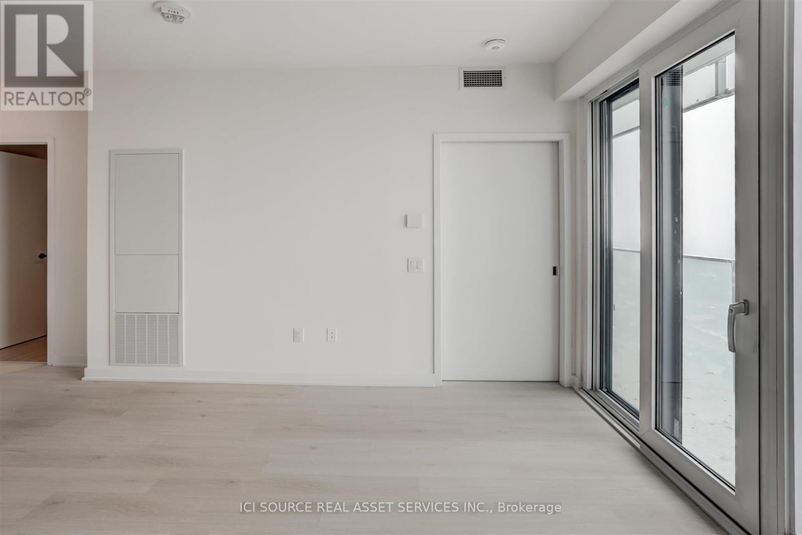 3310 - 3900 Confederation Parkway, Mississauga, Ontario  L5B 0M3 - Photo 3 - W13249212