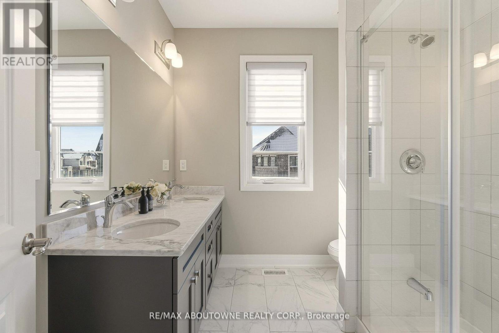 1456 Ford Strathy Crescent, Oakville, Ontario  L6H 3W9 - Photo 42 - W13249218