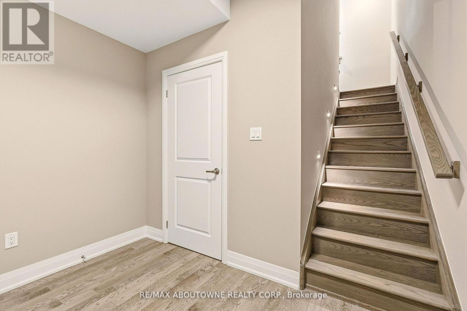 1456 Ford Strathy Crescent, Oakville, Ontario  L6H 3W9 - Photo 45 - W13249218