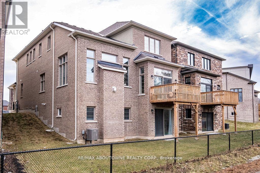 1456 Ford Strathy Crescent, Oakville, Ontario  L6H 3W9 - Photo 48 - W13249218