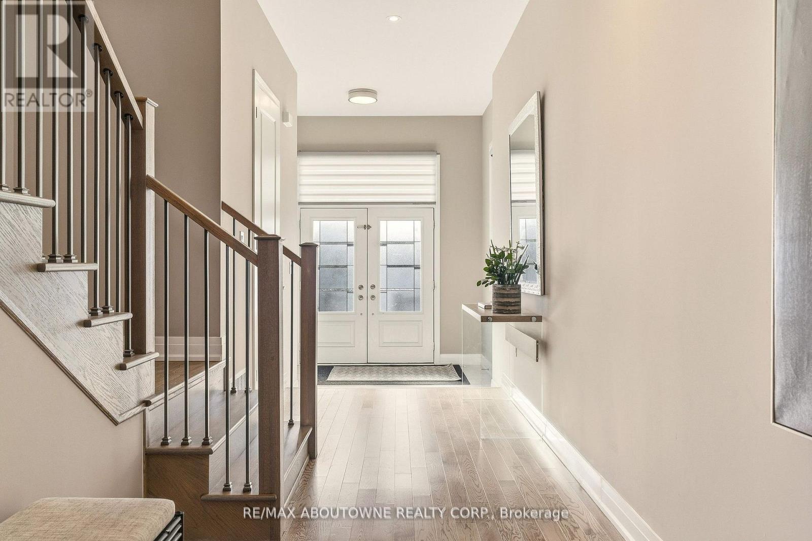 1456 Ford Strathy Crescent, Oakville, Ontario  L6H 3W9 - Photo 5 - W13249218