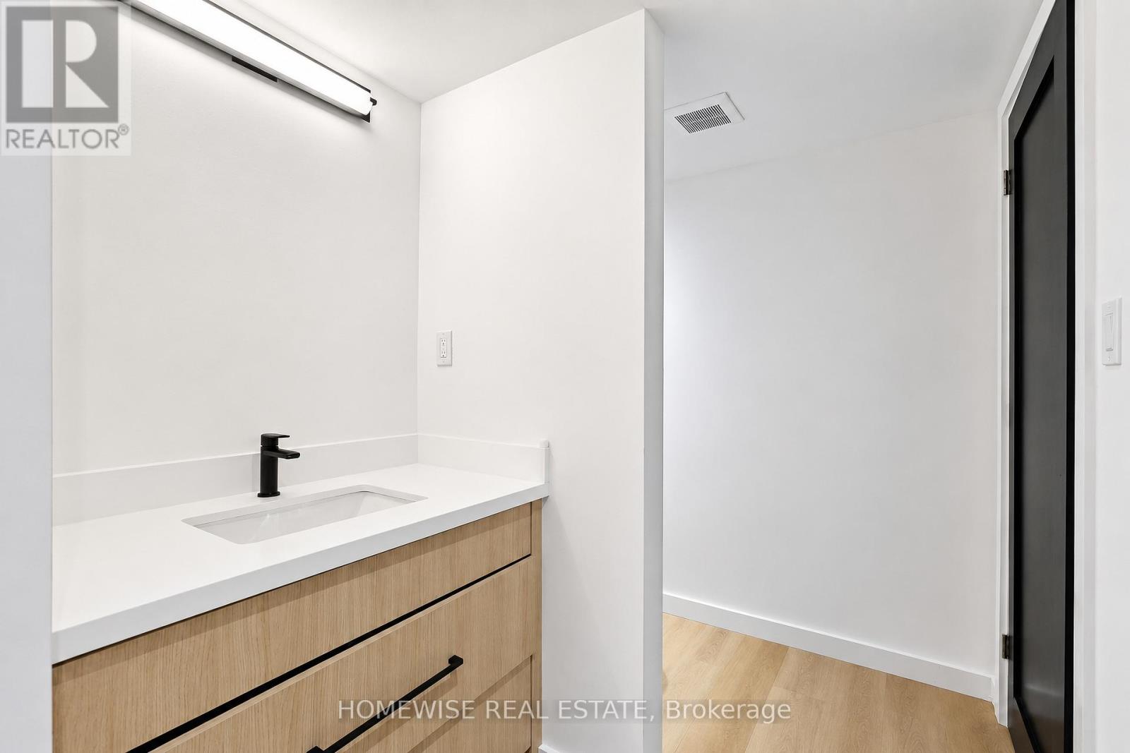 Grdn - 159 Locksley Avenue, Toronto, Ontario  M6B 3N6 - Photo 10 - W13249276