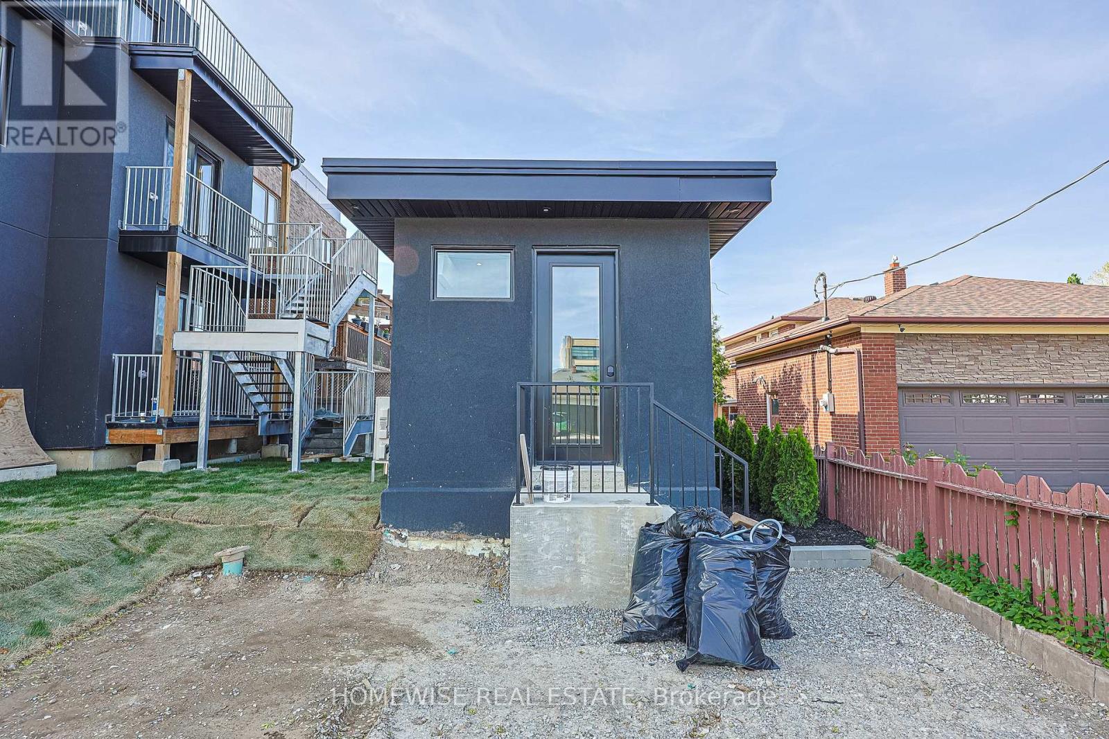 Grdn - 159 Locksley Avenue, Toronto, Ontario  M6B 3N6 - Photo 13 - W13249276