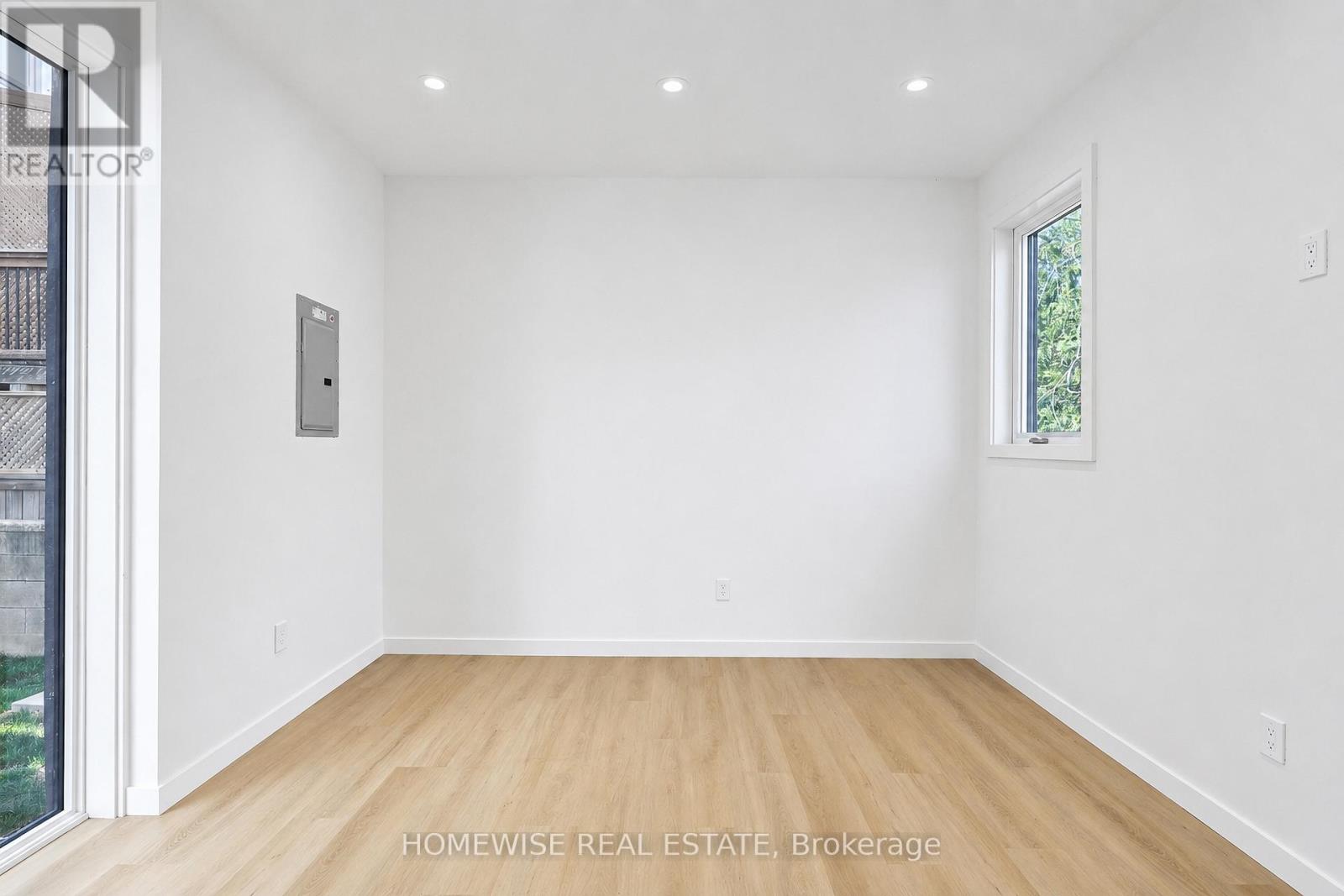 Grdn - 159 Locksley Avenue, Toronto, Ontario  M6B 3N6 - Photo 6 - W13249276
