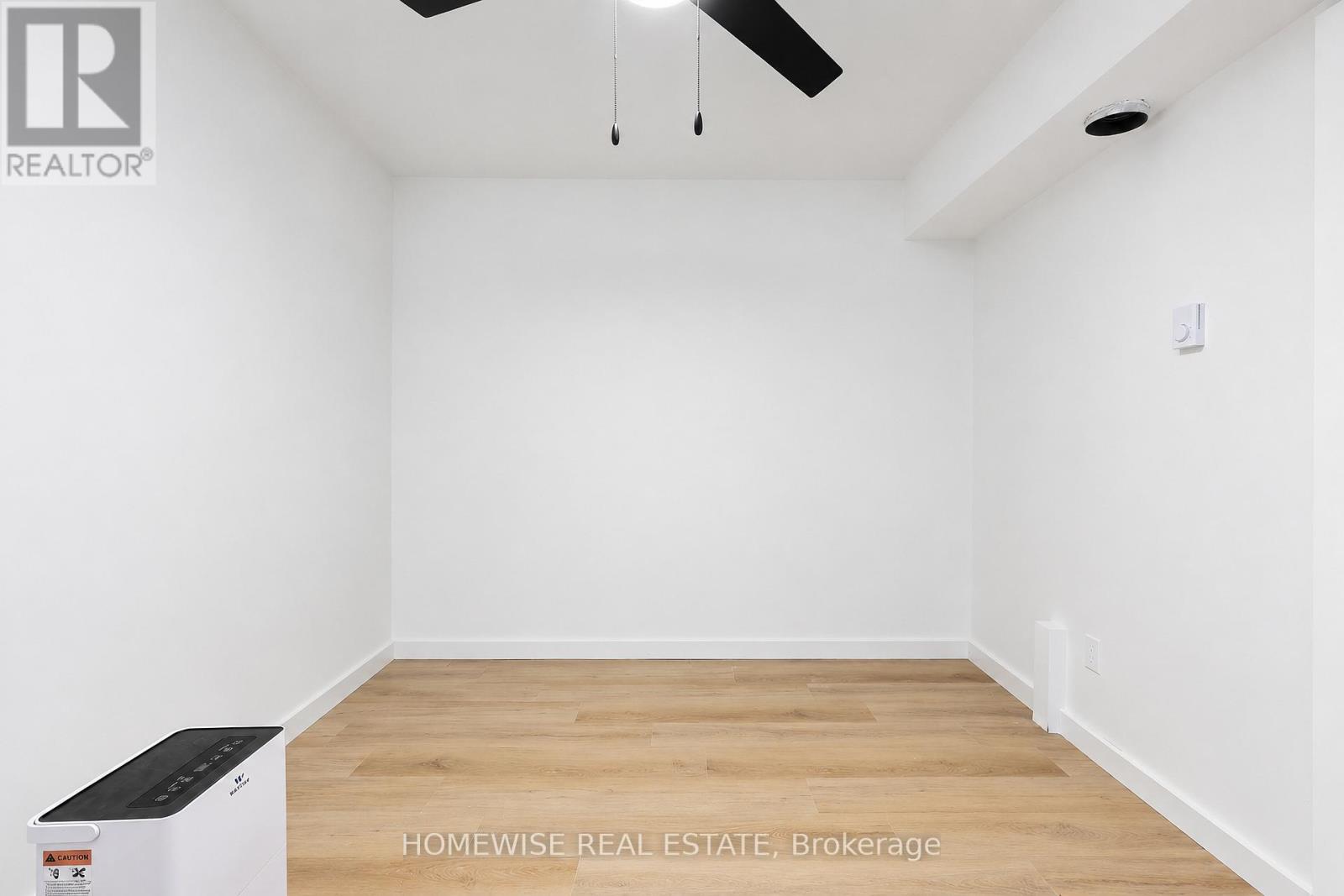 Grdn - 159 Locksley Avenue, Toronto, Ontario  M6B 3N6 - Photo 7 - W13249276
