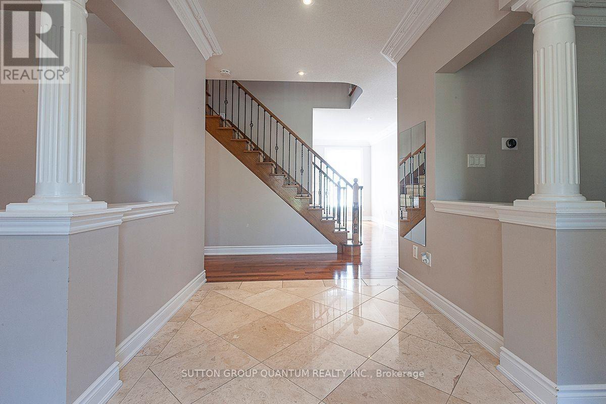 1599 Hallstone Road, Brampton, Ontario  L6Y 5K8 - Photo 3 - W13249284