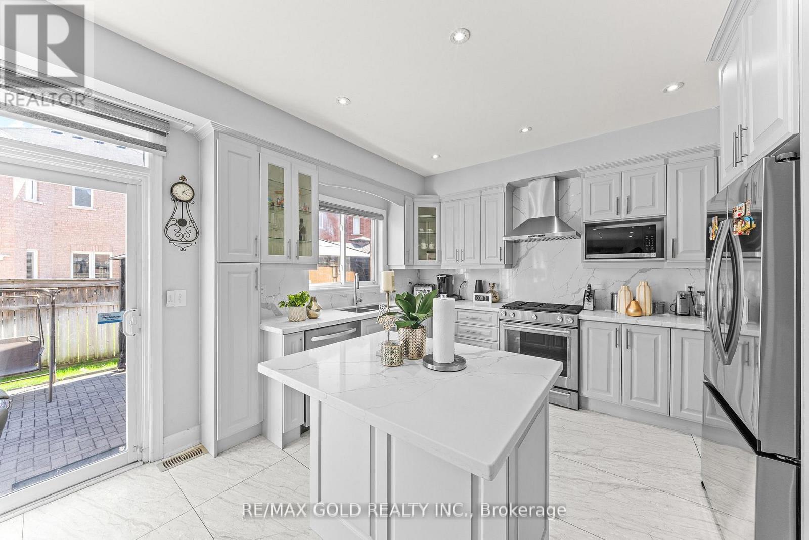 3 Powell Drive, Brampton, Ontario  L6R 0K9 - Photo 20 - W13249288