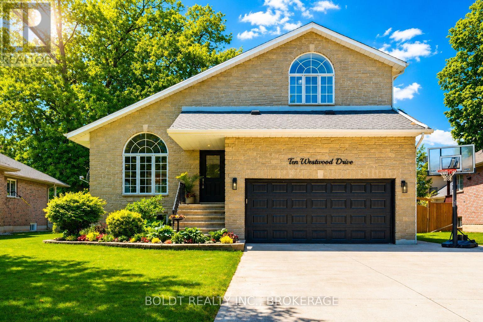 10 WESTWOOD DRIVE, Port Colborne, Ontario