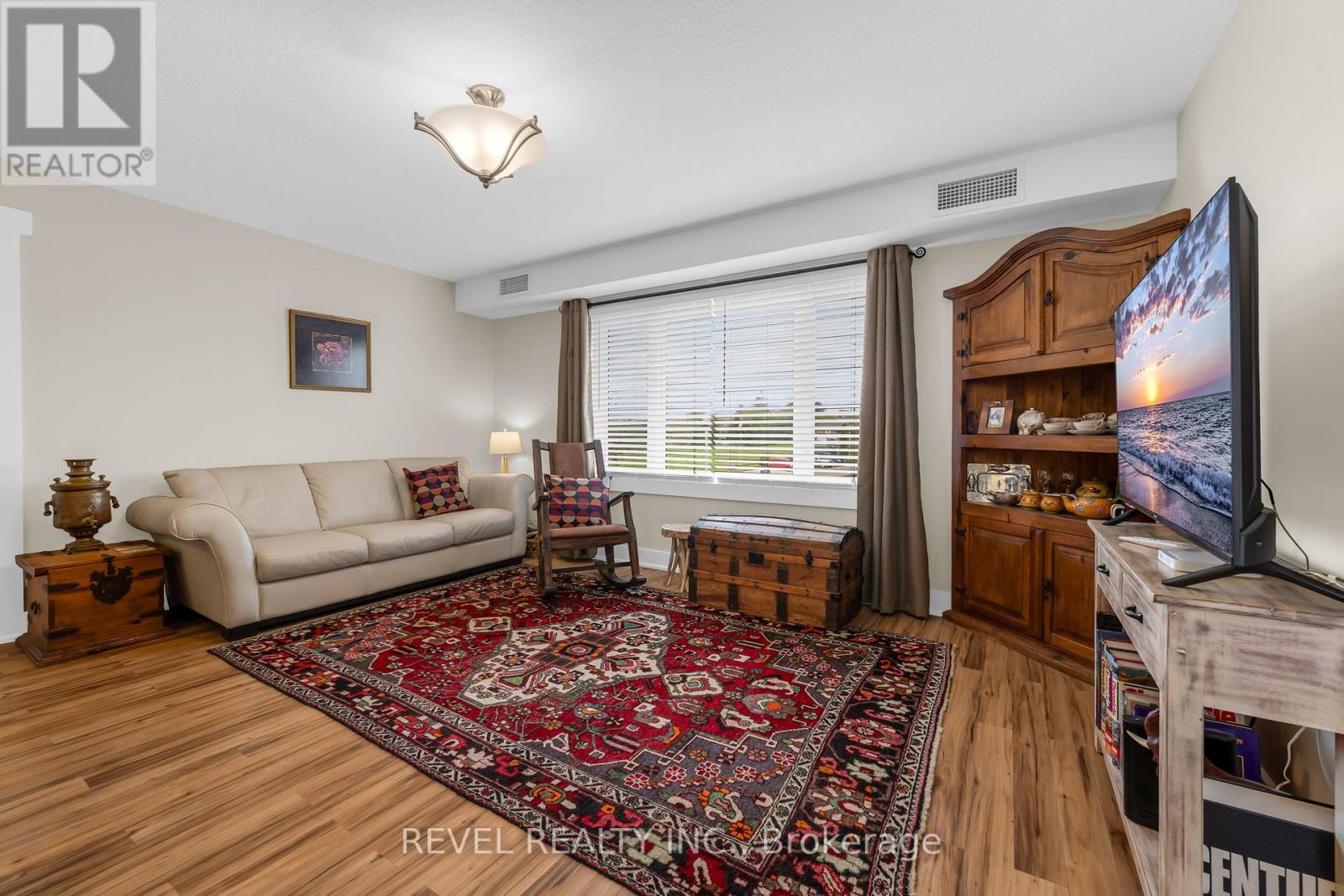 302 - 111 Smits, West Lincoln, Ontario  L0R 2A0 - Photo 2 - X13249294