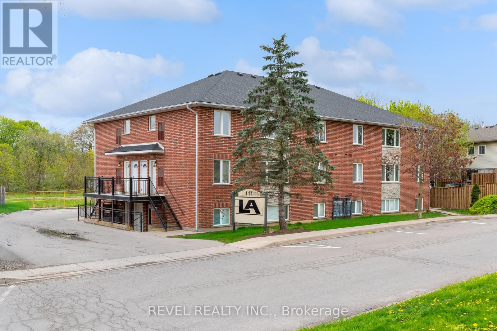 302 - 111 Smits, West Lincoln, Ontario  L0R 2A0 - Photo 4 - X13249294