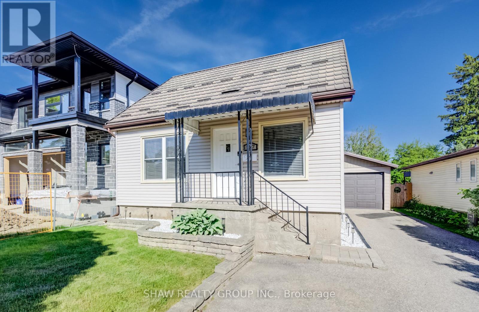 157 Fifth Avenue, Kitchener, Ontario  N2C 1P6 - Photo 2 - X13249304