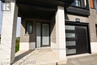939 West Village Square, London North, Ontario  N6H 5J9 - Photo 2 - X13249306