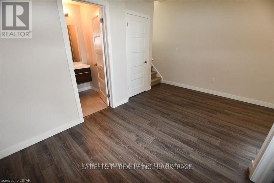 939 West Village Square, London North, Ontario  N6H 5J9 - Photo 29 - X13249306