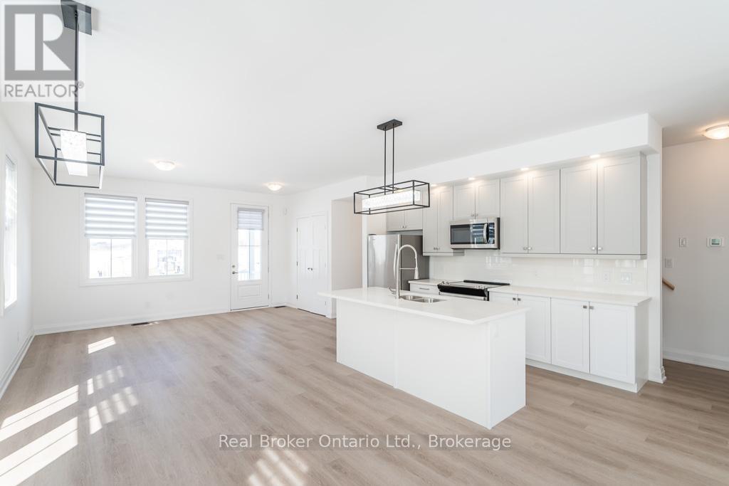 4 Danielle Crescent, Midland, Ontario  L4R 0A9 - Photo 3 - S13249542