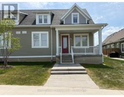 4 DANIELLE CRESCENT