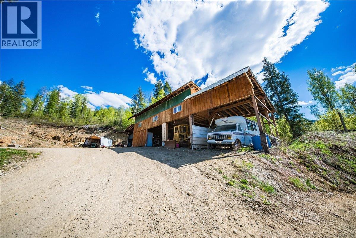 1232 Mcleod Road, Beaver Falls, British Columbia  V0G 1L1 - Photo 3 - 10385632