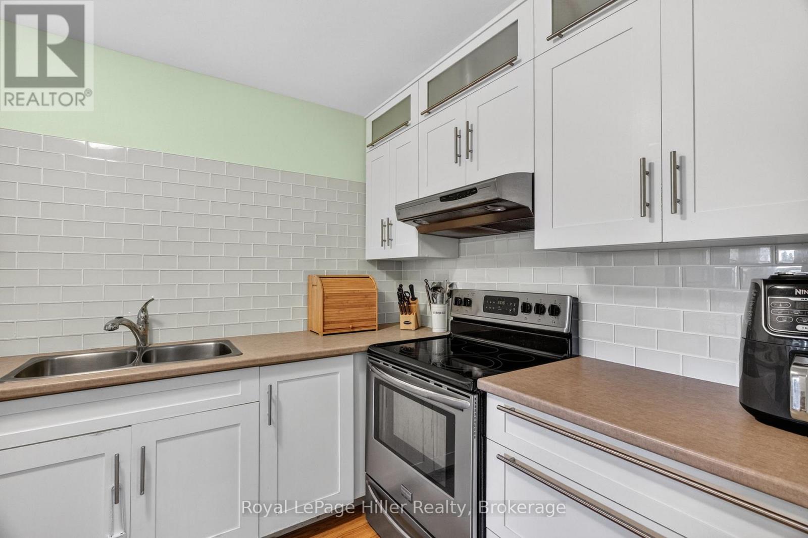 103 - 11 Cobourg Street, Stratford, Ontario  N5A 3E4 - Photo 9 - X13249460