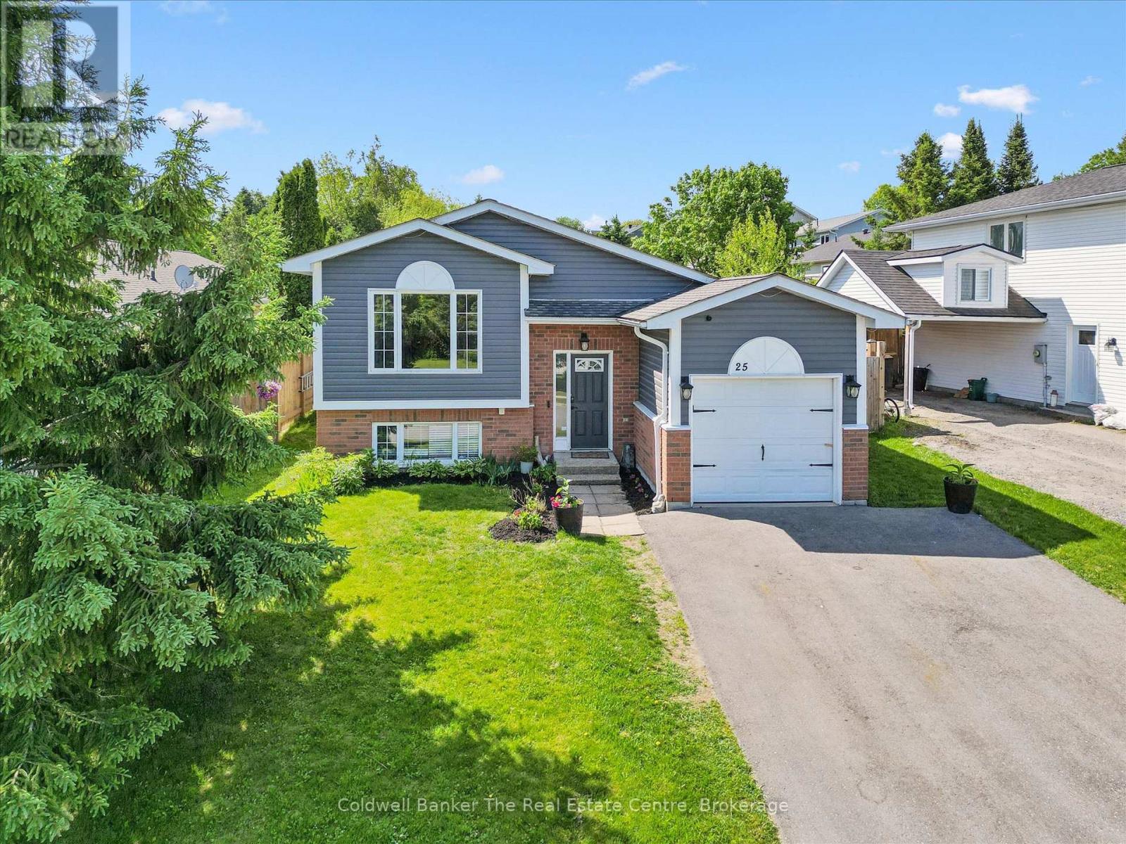 25 LANKIN AVENUE, Bracebridge, Ontario
