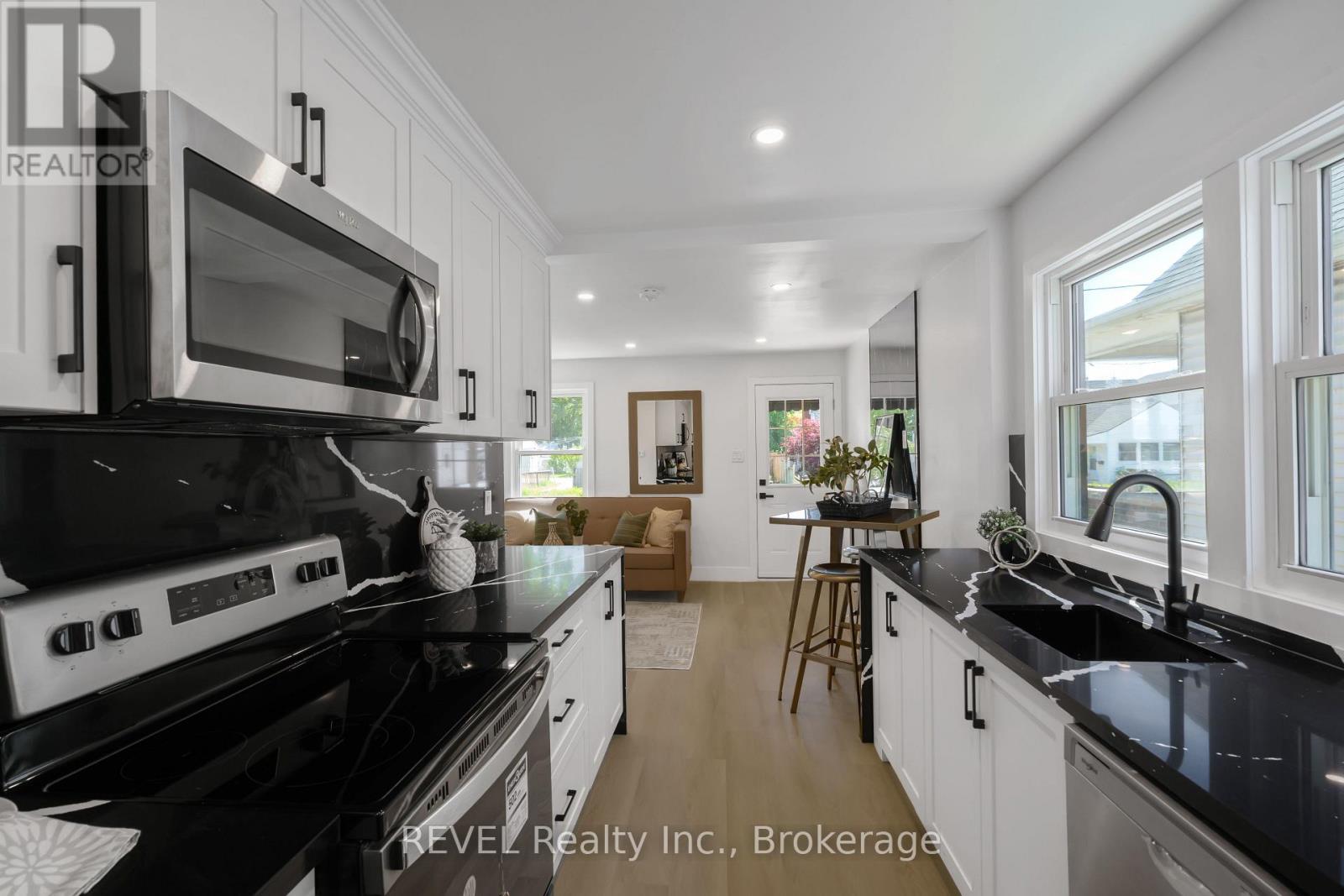 5261 Buchanan Avenue, Niagara Falls, Ontario  L2E 5A7 - Photo 11 - X13249556