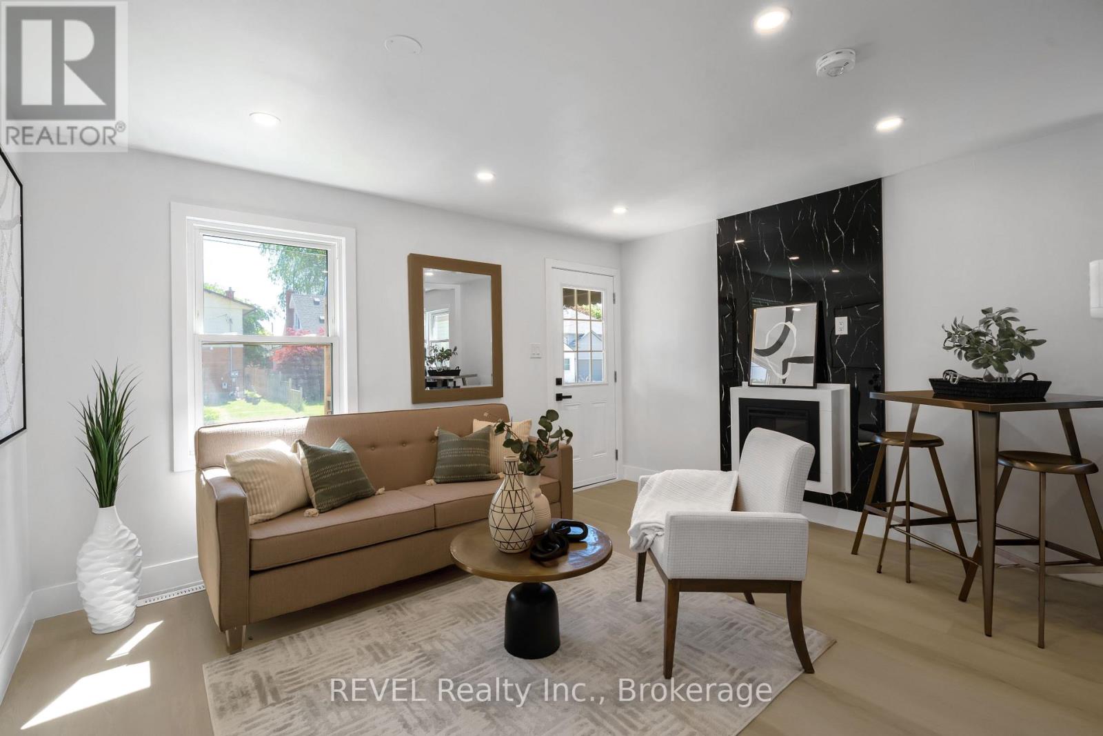5261 Buchanan Avenue, Niagara Falls, Ontario  L2E 5A7 - Photo 6 - X13249556