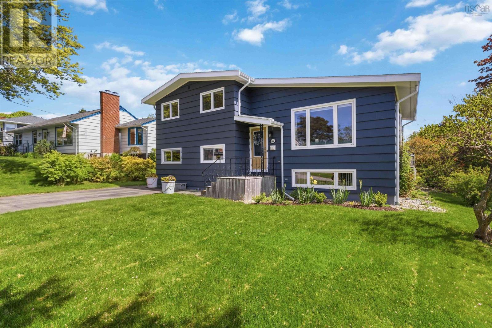122 Brook Street, Lunenburg, Nova Scotia  B0J 2C0 - Photo 1 - 202613455