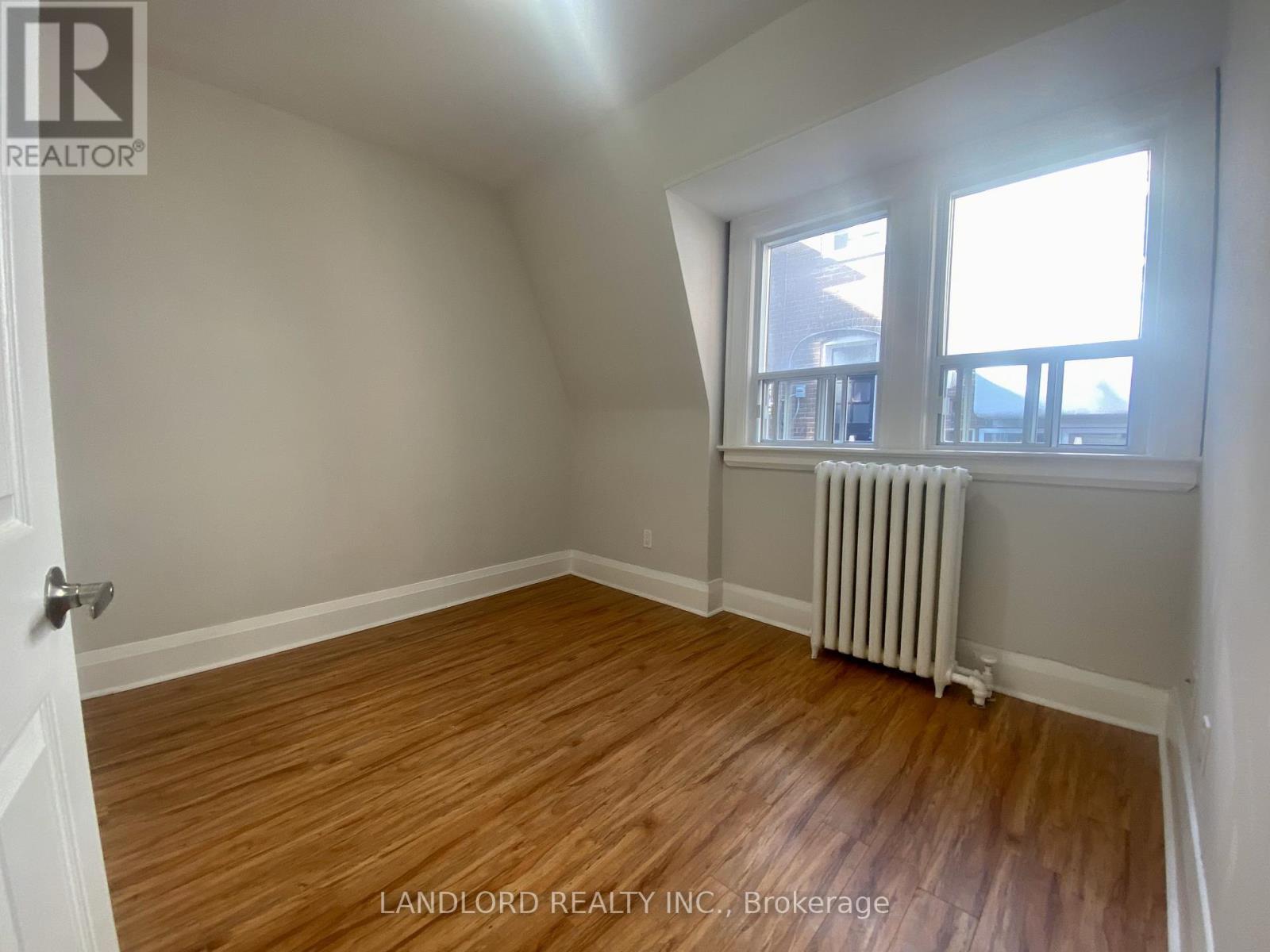 E - 341 St Clair Avenue W, Toronto, Ontario  M5P 1N3 - Photo 14 - C13249528