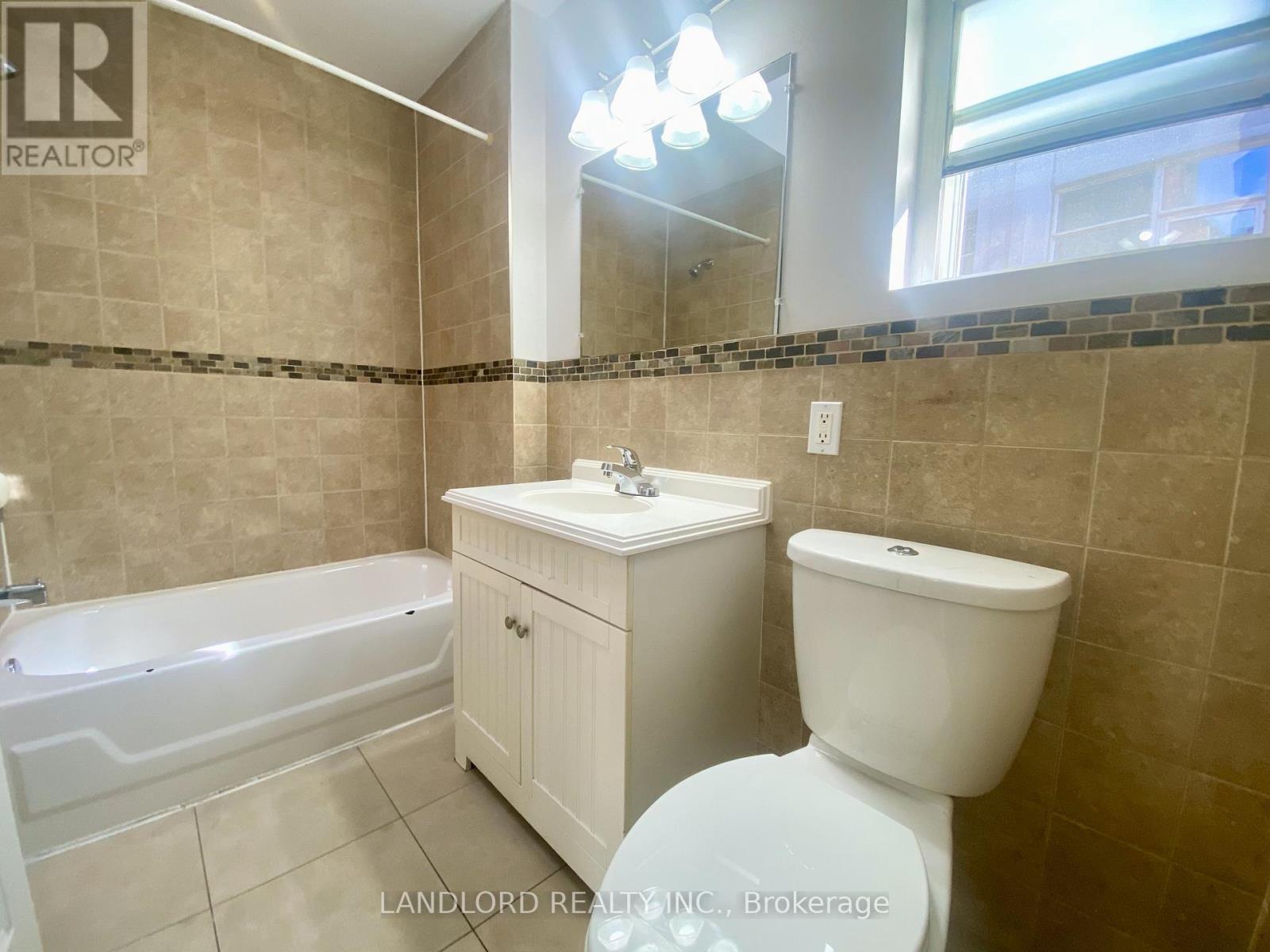 E - 341 St Clair Avenue W, Toronto, Ontario  M5P 1N3 - Photo 17 - C13249528