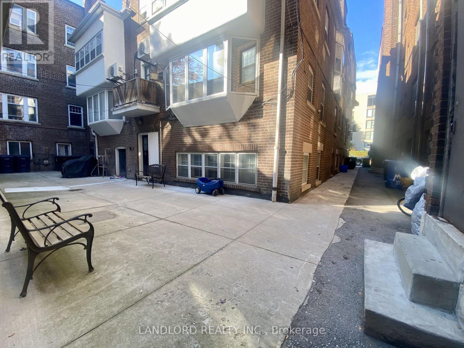 E - 341 St Clair Avenue W, Toronto, Ontario  M5P 1N3 - Photo 2 - C13249528
