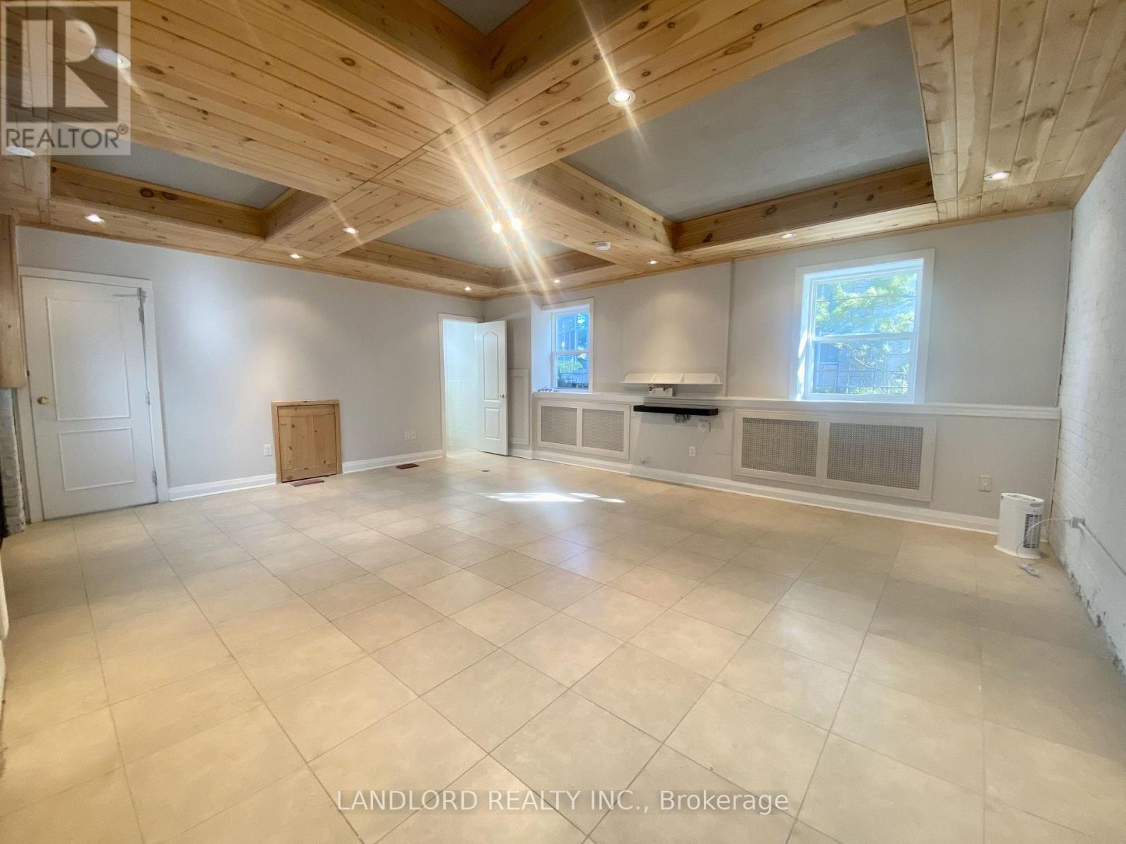 E - 341 St Clair Avenue W, Toronto, Ontario  M5P 1N3 - Photo 4 - C13249528