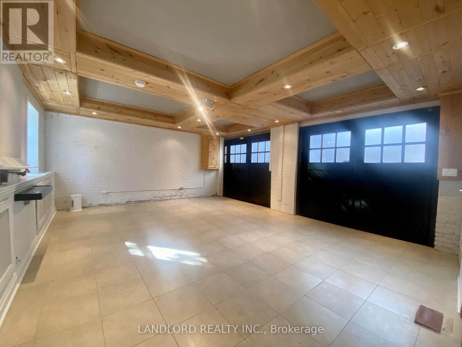 E - 341 St Clair Avenue W, Toronto, Ontario  M5P 1N3 - Photo 5 - C13249528