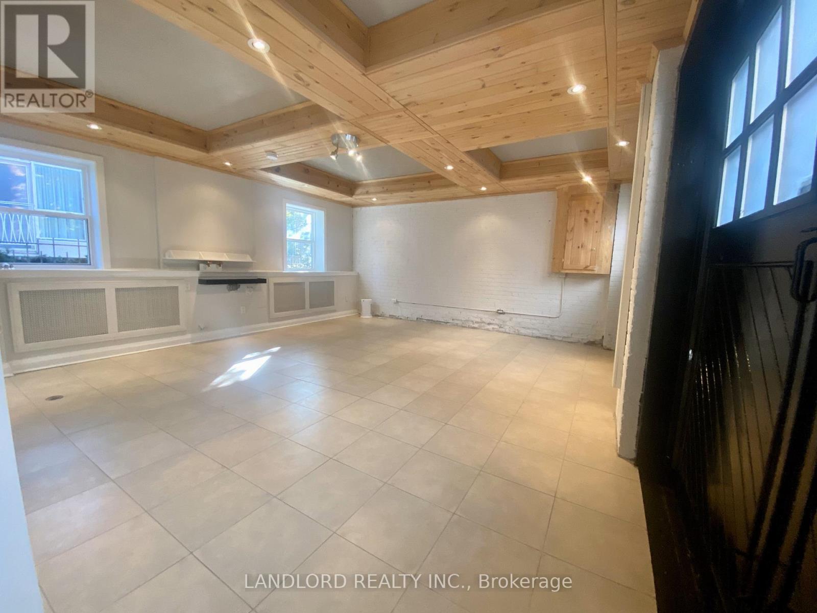 E - 341 St Clair Avenue W, Toronto, Ontario  M5P 1N3 - Photo 8 - C13249528
