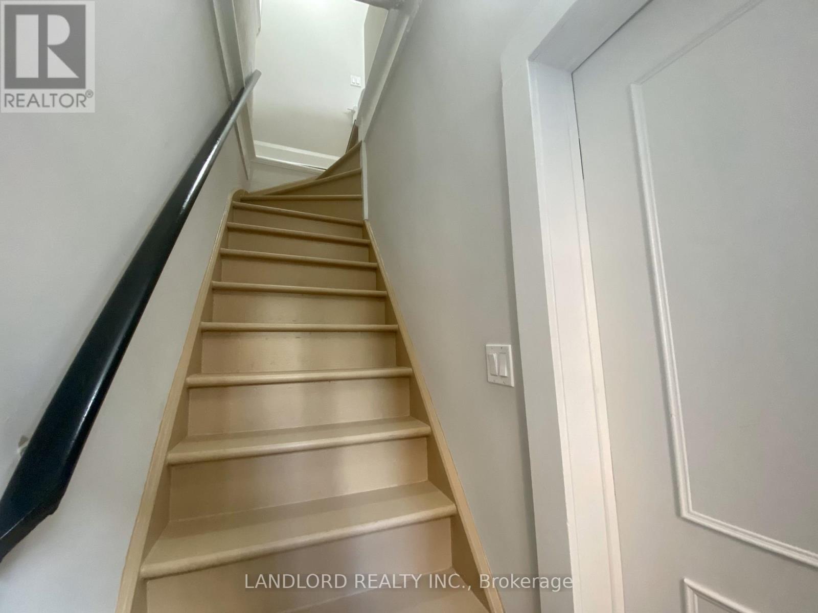 E - 341 St Clair Avenue W, Toronto, Ontario  M5P 1N3 - Photo 9 - C13249528