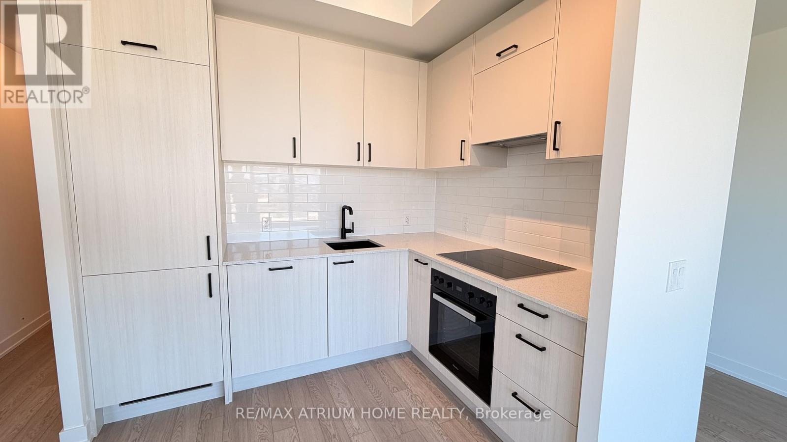 807 - 5 Quarrington Lane, Toronto, Ontario  M3C 0S5 - Photo 4 - C13249560