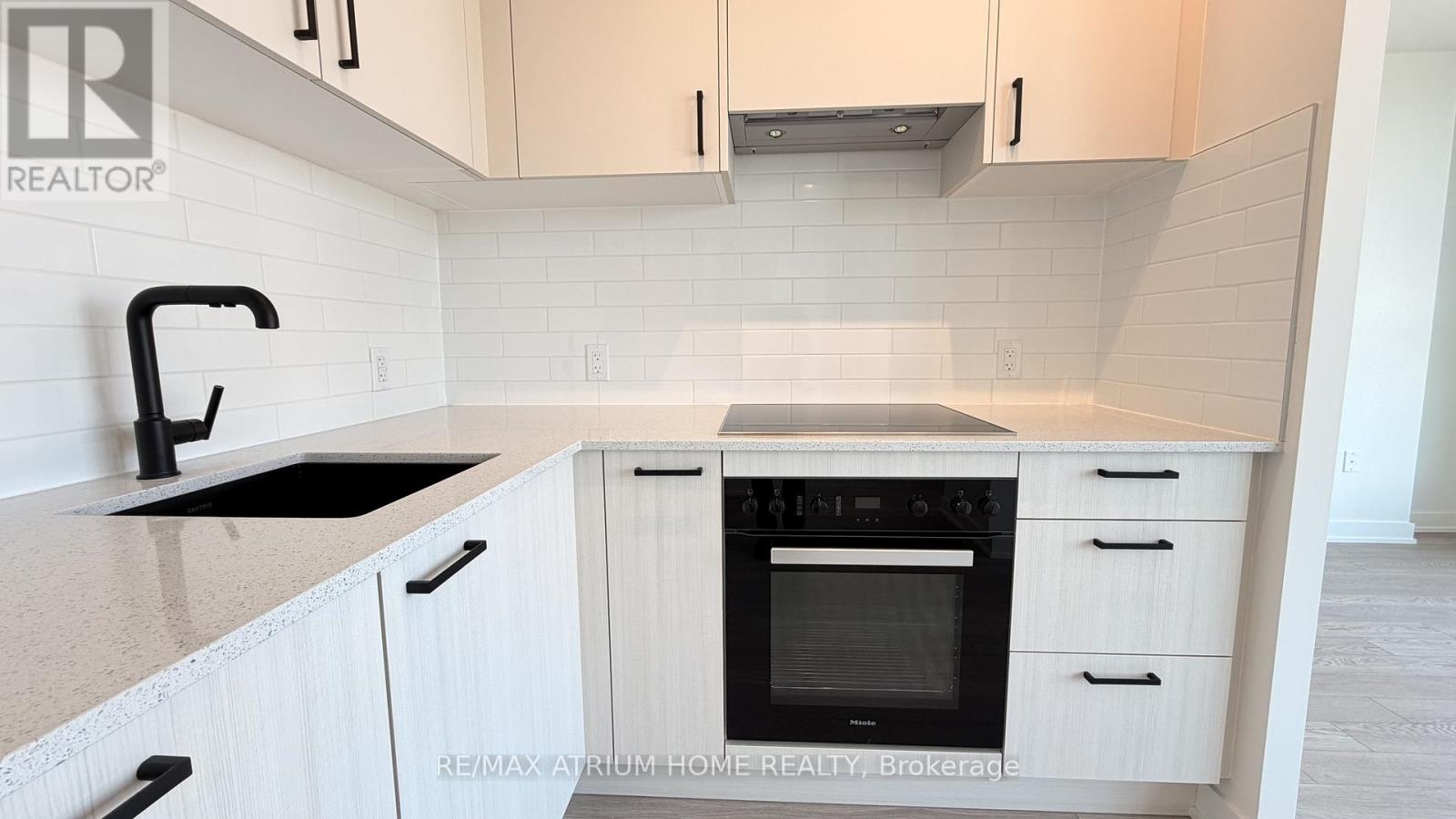807 - 5 Quarrington Lane, Toronto, Ontario  M3C 0S5 - Photo 5 - C13249560