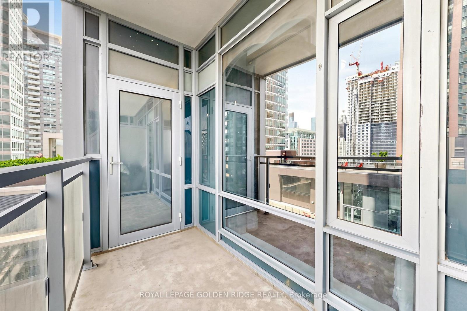 1108 - 21 Widmer Street, Toronto, Ontario  M5V 0B8 - Photo 37 - C13249564