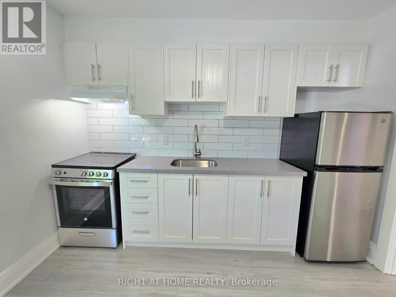 Upper - 344 Glebeholme Boulevard, Toronto, Ontario  M4C 1V1 - Photo 3 - E13249244
