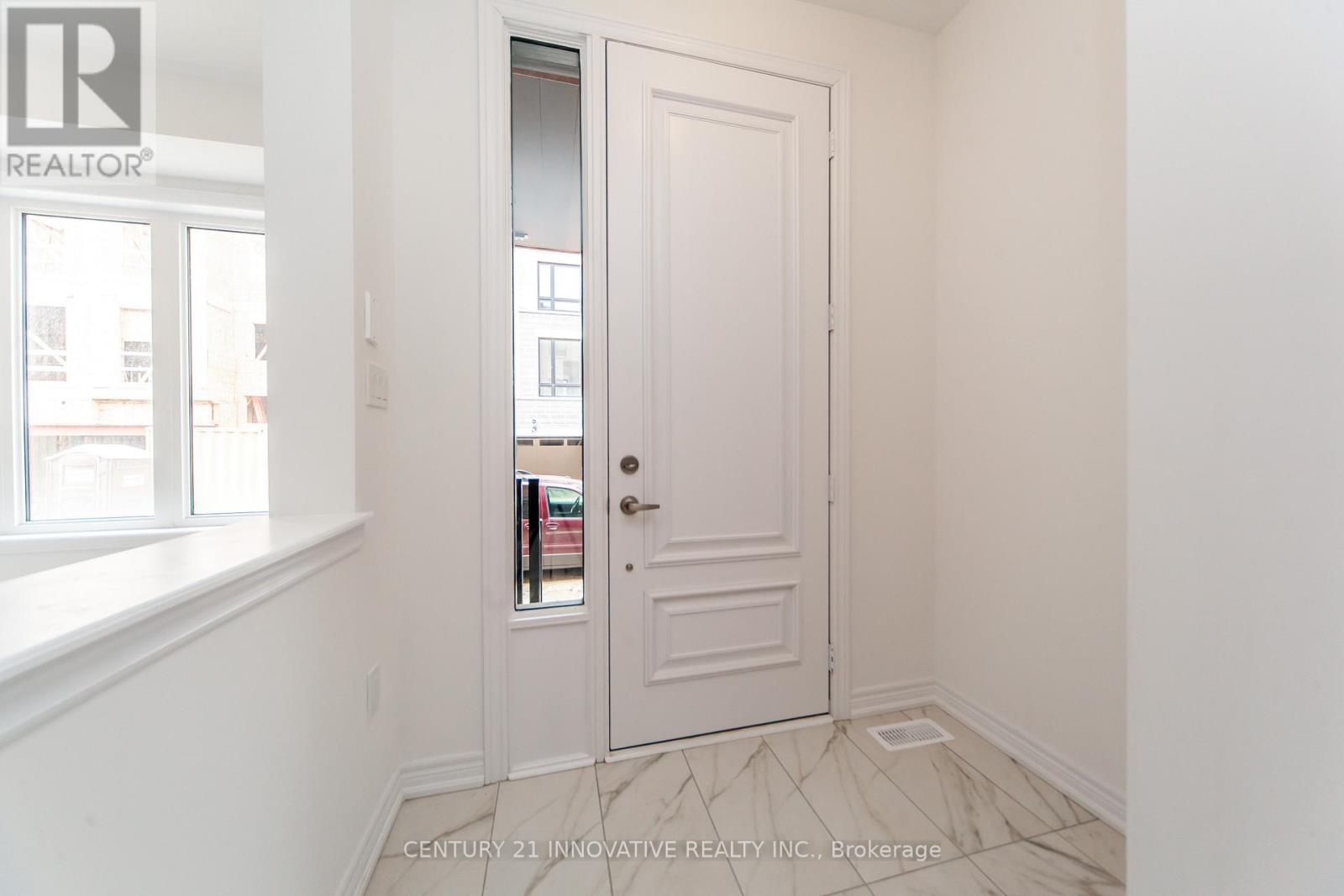 29 Steamboat Way, Whitby, Ontario  L1N 0M6 - Photo 5 - E13249256