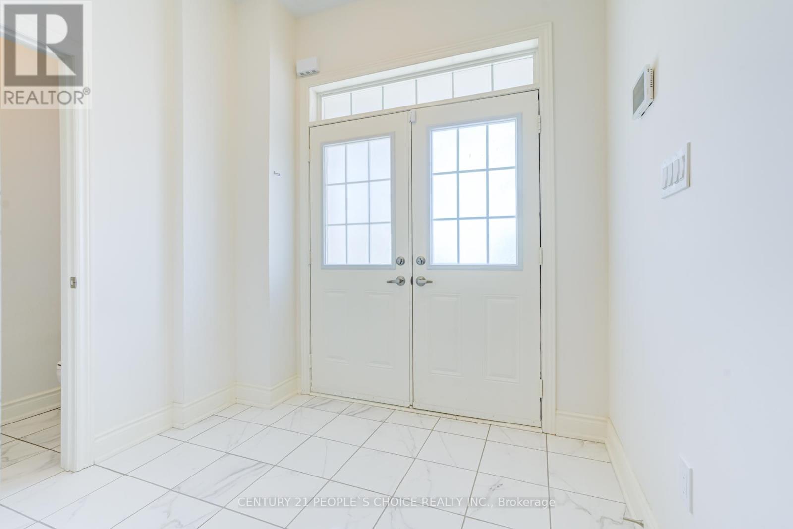 2237 Crystal Drive, Oshawa, Ontario  L1L 0W7 - Photo 4 - E13249420