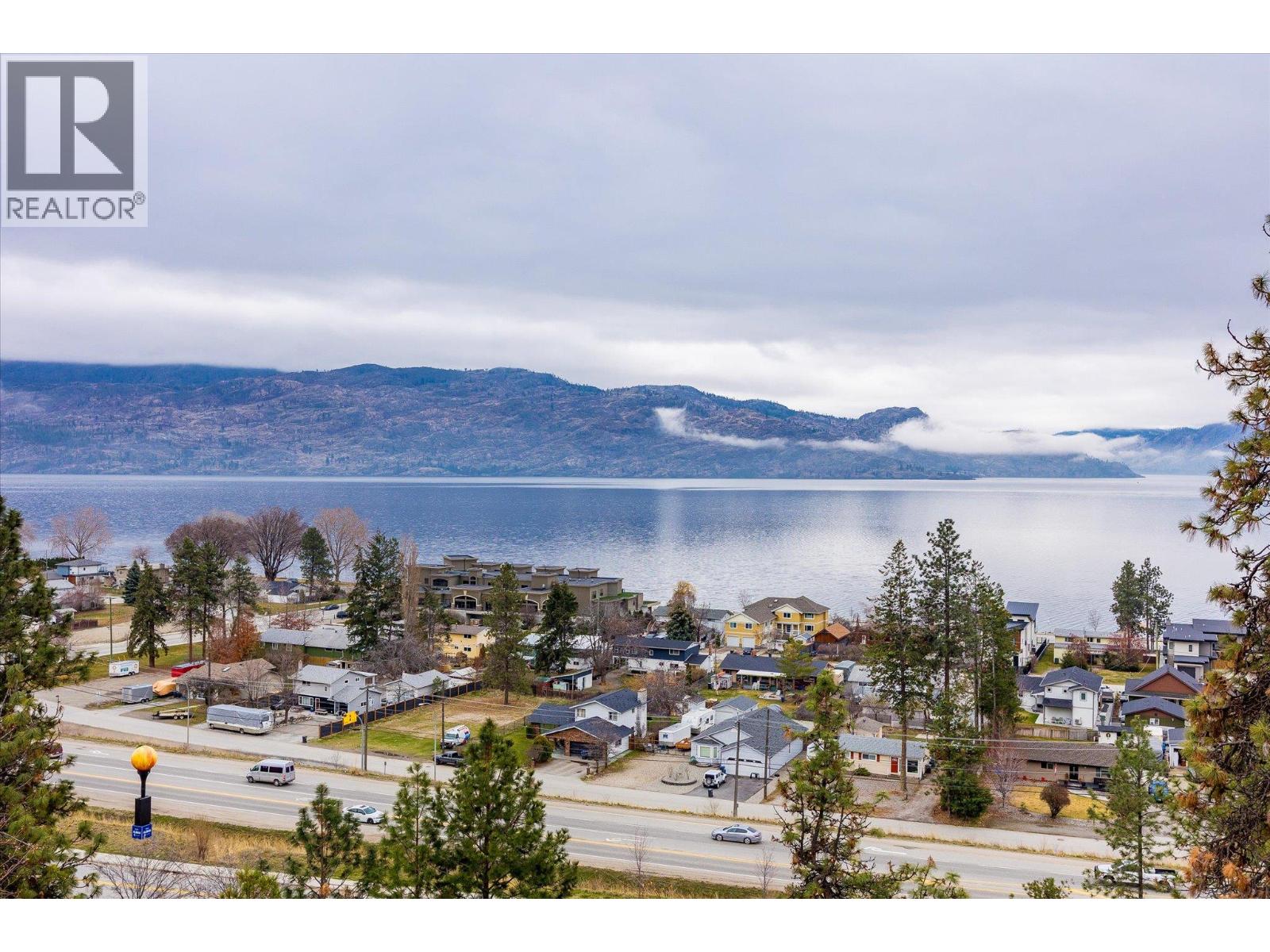 4290 1st Avenue Peachland Photo 6