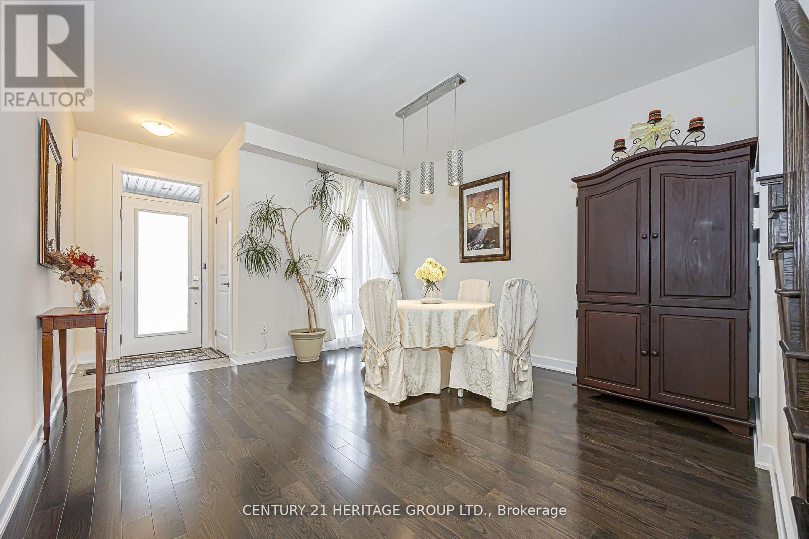 25 Helliwell Crescent, Richmond Hill, Ontario  L4E 1C7 - Photo 5 - N13249628
