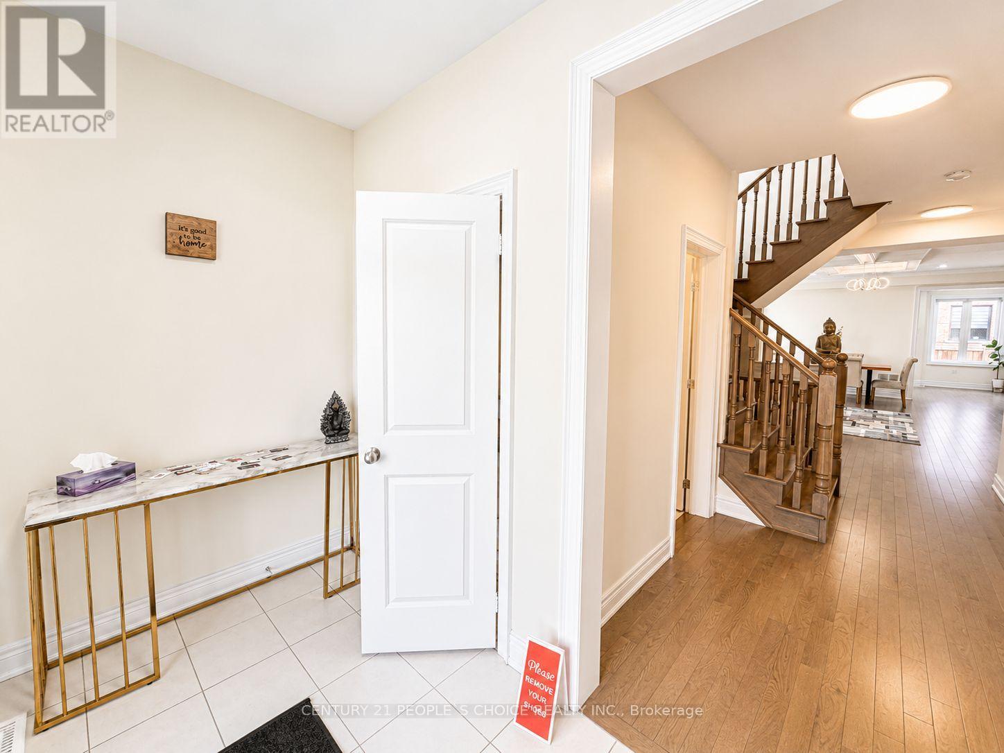 64 Coldwell Bay Circle, Vaughan, Ontario  L4H 5E9 - Photo 37 - N13249688