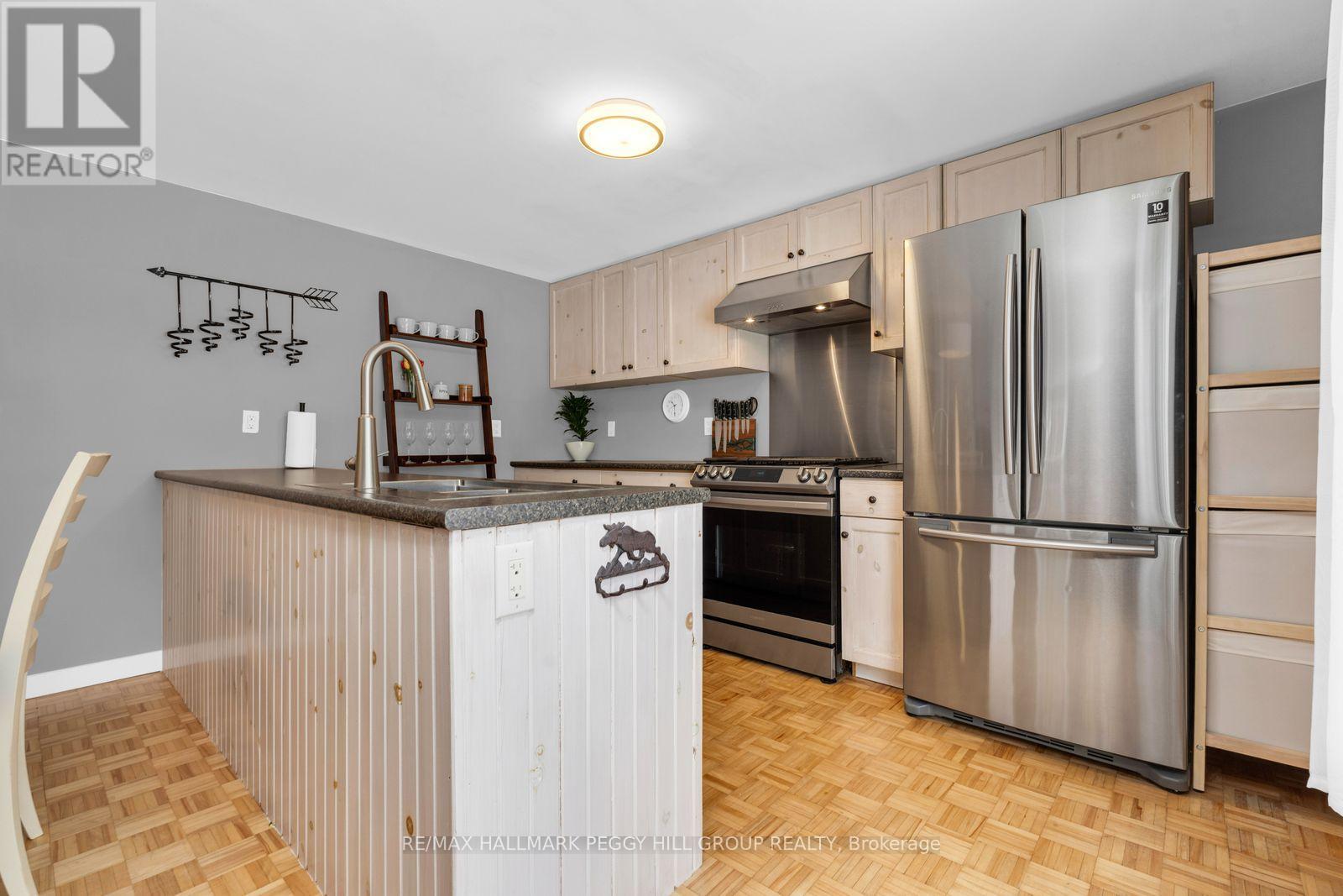 5724 Penetanguishene Road, Springwater, Ontario  L0L 1P0 - Photo 8 - S13249566